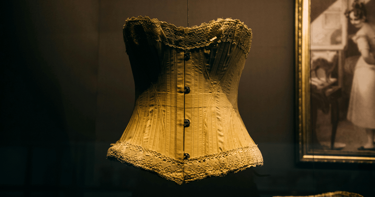 Tout ce qu'il faut savoir sur l'histoire du corset !